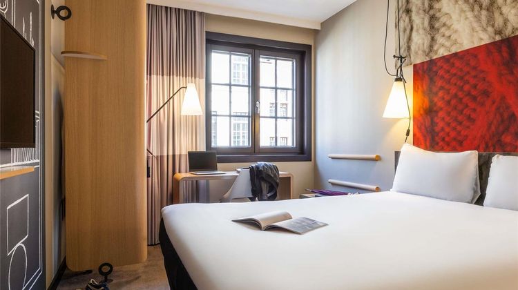 Ibis Hotel off Grand Place Room