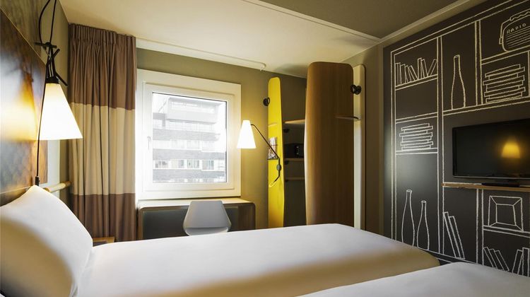 Ibis Hotel off Grand Place Room