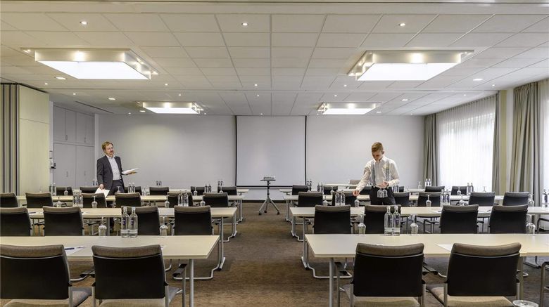 <b>Novotel Frankfurt City Meeting</b>. Images powered by <a href="https://iceportal.shijigroup.com/" title="IcePortal" target="_blank">IcePortal</a>.