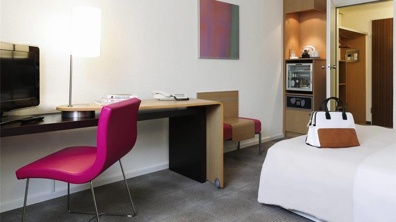 <b>Novotel Frankfurt City Room</b>. Images powered by <a href="https://iceportal.shijigroup.com/" title="IcePortal" target="_blank">IcePortal</a>.
