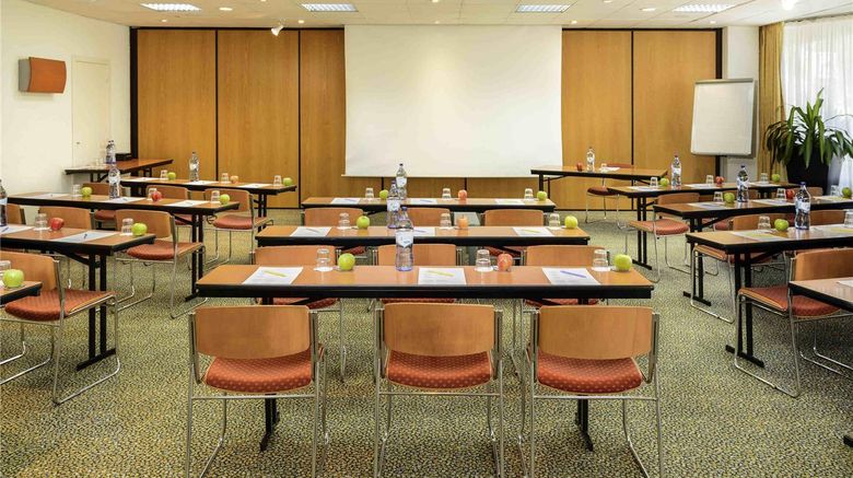 <b>Hotel Novotel Porto Gaia Meeting</b>. Images powered by <a href="https://iceportal.shijigroup.com/" title="IcePortal" target="_blank">IcePortal</a>.