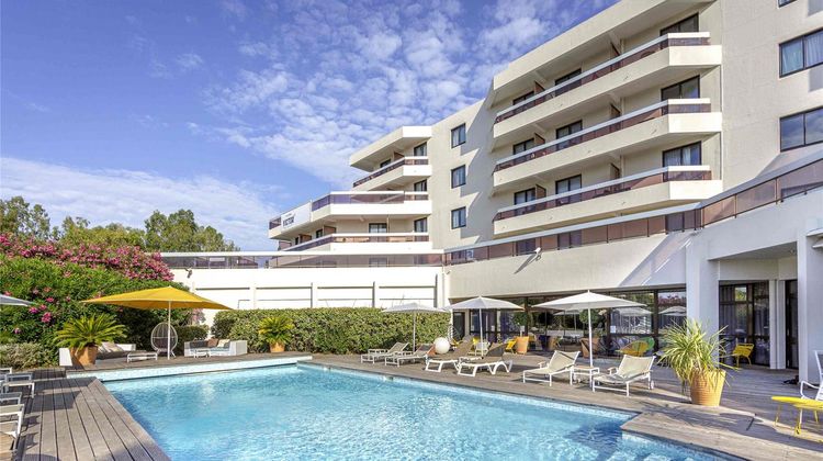 Mercure Hyeres Pool