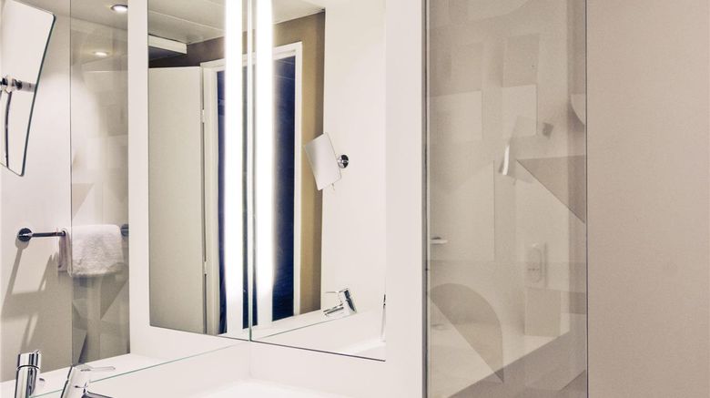<b>Mercure Rennes Centre Parlement Room</b>. Images powered by <a href="https://iceportal.shijigroup.com/" title="IcePortal" target="_blank">IcePortal</a>.