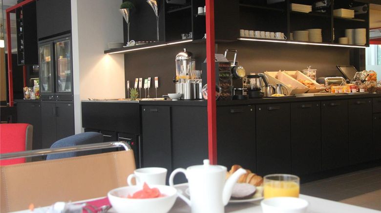 <b>Mercure Rennes Centre Parlement Restaurant</b>. Images powered by <a href="https://iceportal.shijigroup.com/" title="IcePortal" target="_blank">IcePortal</a>.