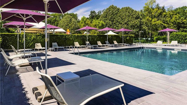 <b>Novotel Orleans St Jean de Braye Pool</b>. Images powered by <a href="https://iceportal.shijigroup.com/" title="IcePortal" target="_blank">IcePortal</a>.