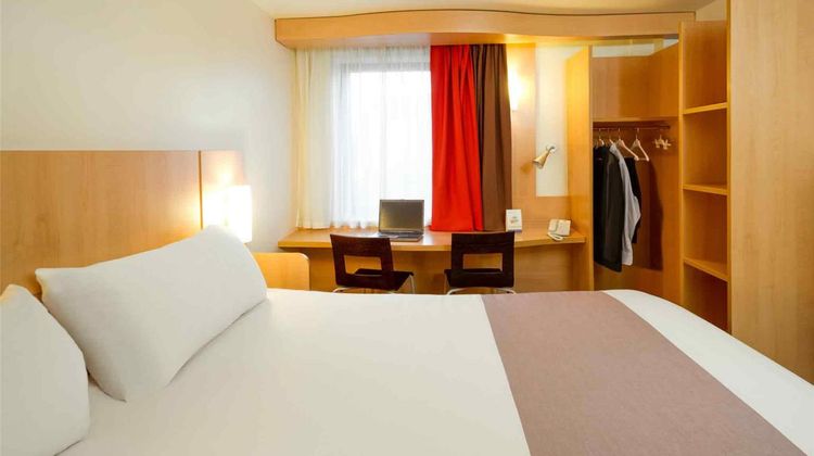 Ibis Brussels Airport Hotel Room
