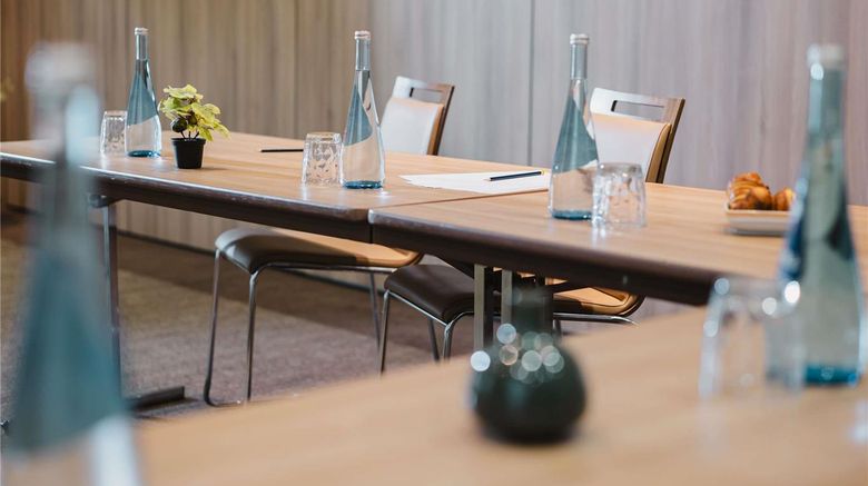 <b>Mercure Airport Lille Meeting</b>. Images powered by <a href="https://iceportal.shijigroup.com/" title="IcePortal" target="_blank">IcePortal</a>.