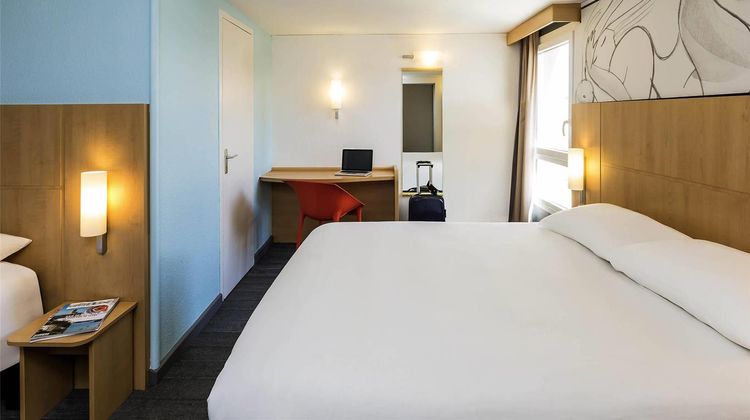 Ibis Roscoff Room