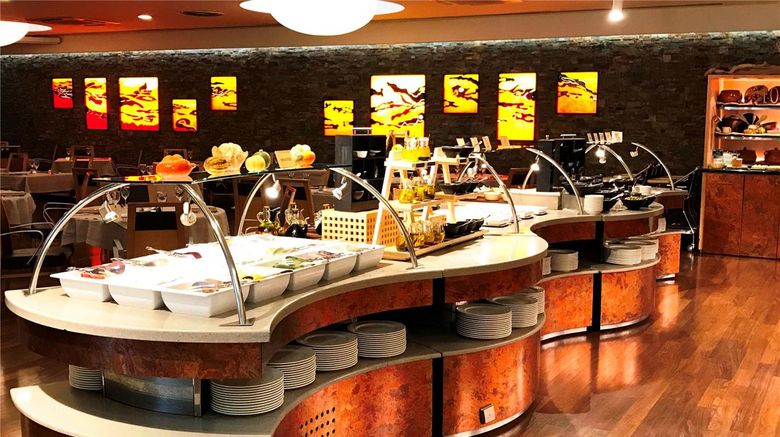 <b>Novotel Andorra Restaurant</b>. Images powered by <a href="https://iceportal.shijigroup.com/" title="IcePortal" target="_blank">IcePortal</a>.