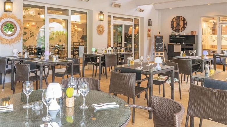 <b>Mercure Antibes Sophia Antipolis Hotel Restaurant</b>. Images powered by <a href="https://iceportal.shijigroup.com/" title="IcePortal" target="_blank">IcePortal</a>.