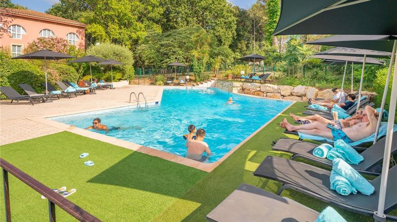 <b>Mercure Antibes Sophia Antipolis Hotel Pool</b>. Images powered by <a href="https://iceportal.shijigroup.com/" title="IcePortal" target="_blank">IcePortal</a>.