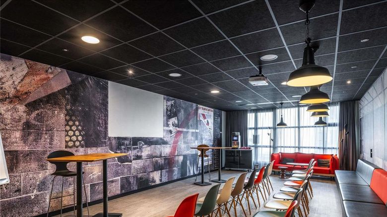 <b>Ibis Hotel le Havre Meeting</b>. Images powered by <a href="https://iceportal.shijigroup.com/" title="IcePortal" target="_blank">IcePortal</a>.