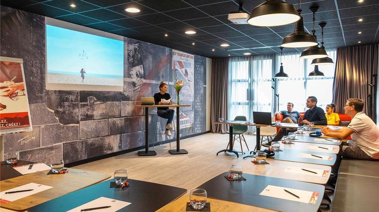 <b>Ibis Hotel le Havre Meeting</b>. Images powered by <a href="https://iceportal.shijigroup.com/" title="IcePortal" target="_blank">IcePortal</a>.