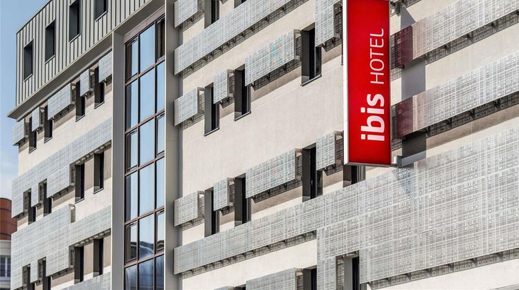 Ibis Hotel le Havre Exterior