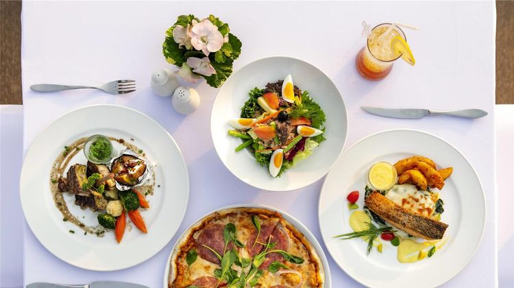 Novotel Rim Pae Rayong Restaurant