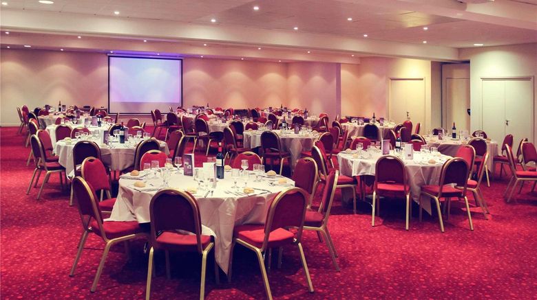 <b>Mercure Lyon Est Villefontaine Meeting</b>. Images powered by <a href="https://iceportal.shijigroup.com/" title="IcePortal" target="_blank">IcePortal</a>.