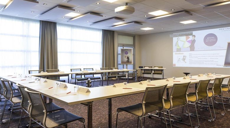 <b>Novotel Saint Quentin Golf National Meeting</b>. Images powered by <a href="https://iceportal.shijigroup.com/" title="IcePortal" target="_blank">IcePortal</a>.