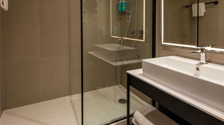 <b>Novotel Saint Quentin Golf National Room</b>. Images powered by <a href="https://iceportal.shijigroup.com/" title="IcePortal" target="_blank">IcePortal</a>.