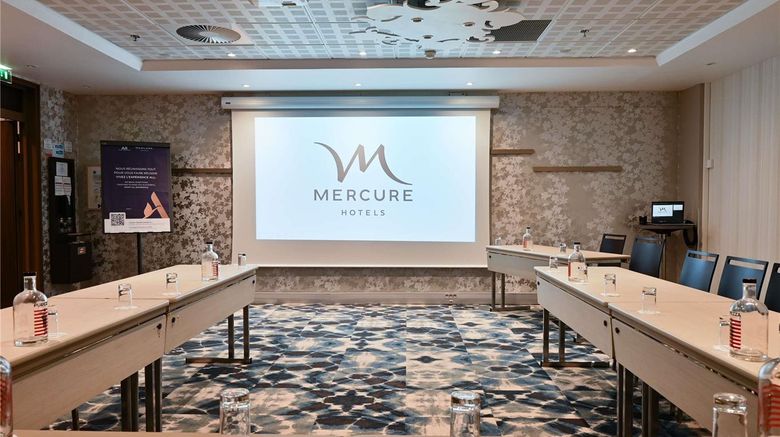 <b>Mercure Marseille Euro Centre Meeting</b>. Images powered by <a href="https://iceportal.shijigroup.com/" title="IcePortal" target="_blank">IcePortal</a>.