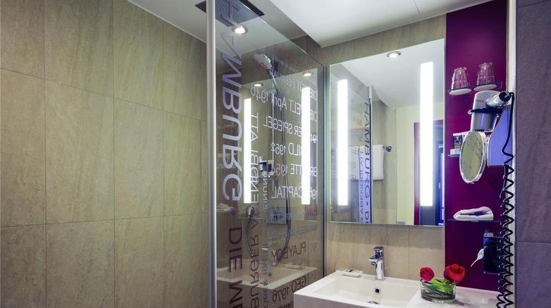 <b>Mercure Hotel Hamburg City Room</b>. Images powered by <a href="https://iceportal.shijigroup.com/" title="IcePortal" target="_blank">IcePortal</a>.