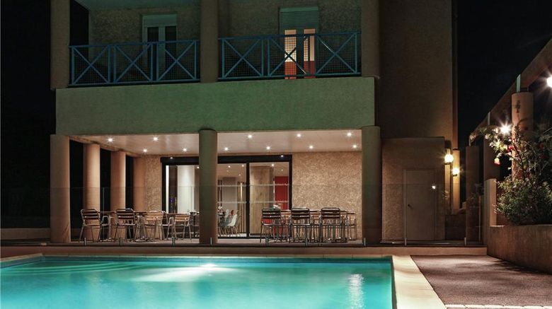 <b>Ibis Hyeres Pool</b>. Images powered by <a href="https://iceportal.shijigroup.com/" title="IcePortal" target="_blank">IcePortal</a>.