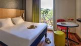 <b>Ibis Hyeres Room</b>. Images powered by <a href="https://iceportal.shijigroup.com/" title="IcePortal" target="_blank">IcePortal</a>.