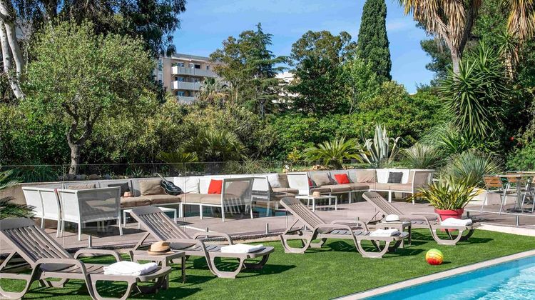 Ibis Hyeres Exterior