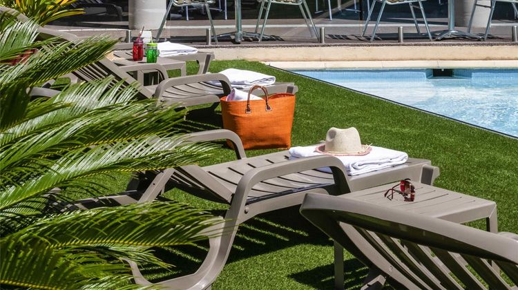 Ibis Hyeres Exterior