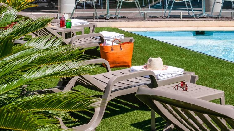 Ibis Hyeres Pool