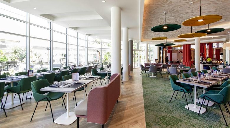 <b>Novotel Clermont-Ferrand Restaurant</b>. Images powered by <a href="https://iceportal.shijigroup.com/" title="IcePortal" target="_blank">IcePortal</a>.