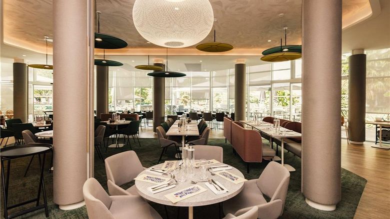 <b>Novotel Clermont-Ferrand Restaurant</b>. Images powered by <a href="https://iceportal.shijigroup.com/" title="IcePortal" target="_blank">IcePortal</a>.