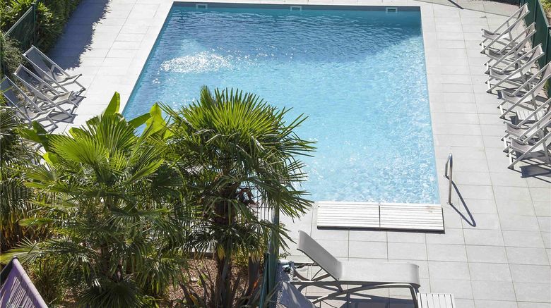 <b>Novotel Clermont-Ferrand Pool</b>. Images powered by <a href="https://iceportal.shijigroup.com/" title="IcePortal" target="_blank">IcePortal</a>.
