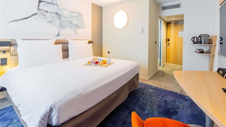 <b>Mercure Paris Massy Gare TGV Hotel Room</b>. Images powered by <a href="https://iceportal.shijigroup.com/" title="IcePortal" target="_blank">IcePortal</a>.