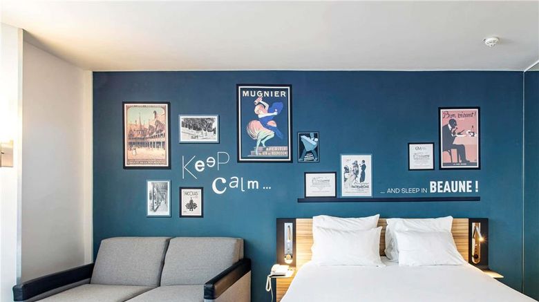 <b>Novotel Beaune Room</b>. Images powered by <a href="https://iceportal.shijigroup.com/" title="IcePortal" target="_blank">IcePortal</a>.