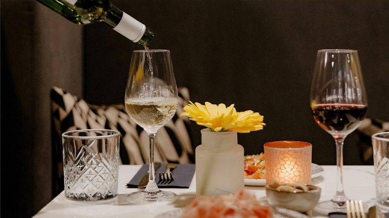<b>Novotel Den Haag City Center Restaurant</b>. Images powered by <a href="https://iceportal.shijigroup.com/" title="IcePortal" target="_blank">IcePortal</a>.