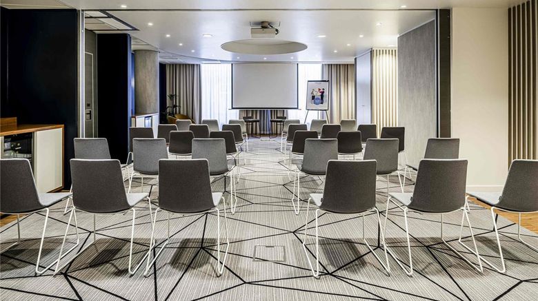 <b>Novotel Den Haag City Center Meeting</b>. Images powered by <a href="https://iceportal.shijigroup.com/" title="IcePortal" target="_blank">IcePortal</a>.