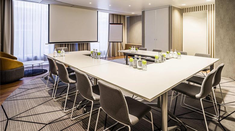 <b>Novotel Den Haag City Center Meeting</b>. Images powered by <a href="https://iceportal.shijigroup.com/" title="IcePortal" target="_blank">IcePortal</a>.