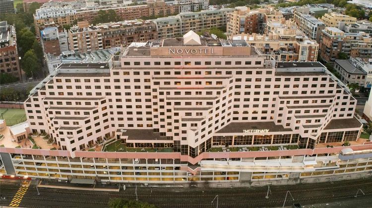 Novotel Sydney on Darling Harbour Exterior