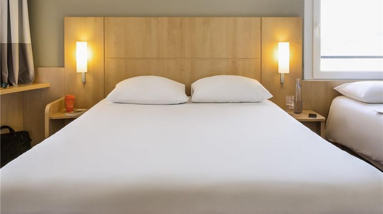 <b>Ibis Lausanne Crissier Room</b>. Images powered by <a href="https://iceportal.shijigroup.com/" title="IcePortal" target="_blank">IcePortal</a>.