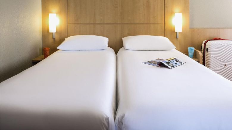 <b>Ibis Lausanne Crissier Room</b>. Images powered by <a href="https://iceportal.shijigroup.com/" title="IcePortal" target="_blank">IcePortal</a>.