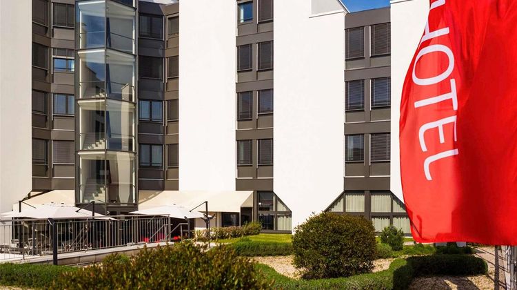 Ibis Lausanne Crissier Exterior
