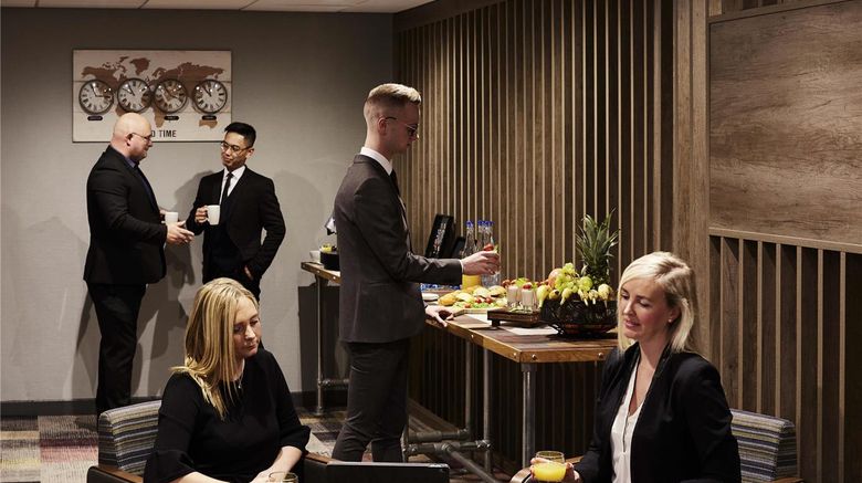 <b>Novotel Wolverhampton City Centre Meeting</b>. Images powered by <a href="https://iceportal.shijigroup.com/" title="IcePortal" target="_blank">IcePortal</a>.