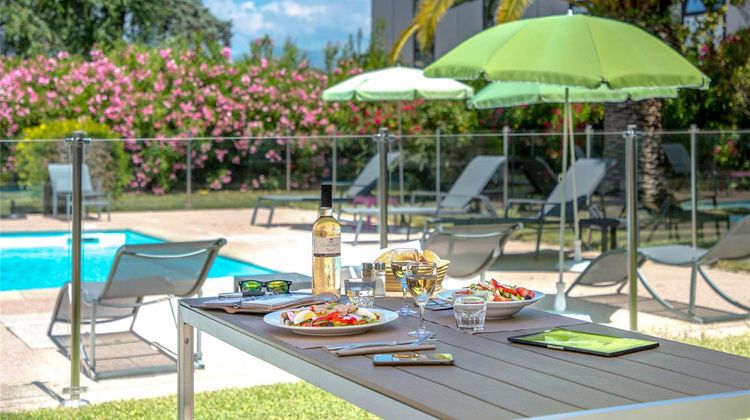 Mercure Cannes Mandelieu Pool
