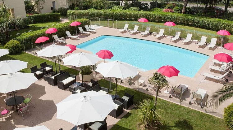 Mercure Cannes Mandelieu Pool