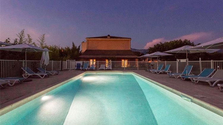 Ibis Sisteron Pool