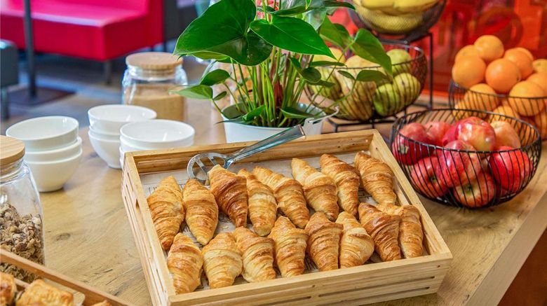 <b>Ibis Latimone Hotel Restaurant</b>. Images powered by <a href="https://iceportal.shijigroup.com/" title="IcePortal" target="_blank">IcePortal</a>.