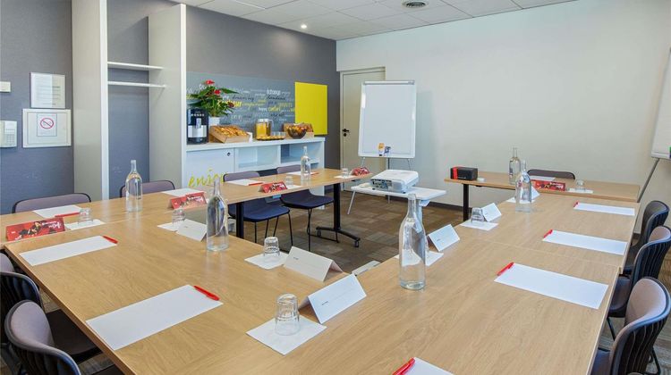 Ibis Latimone Hotel Meeting