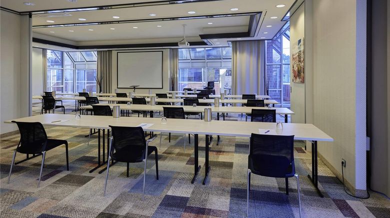 <b>Mercure Hotel Severinshof Koeln City Meeting</b>. Images powered by <a href="https://iceportal.shijigroup.com/" title="IcePortal" target="_blank">IcePortal</a>.