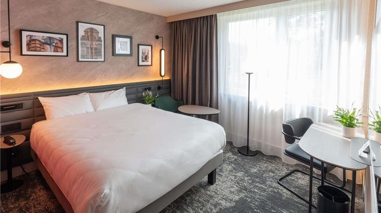 <b>Novotel Angers Lac De Maine Room</b>. Images powered by <a href="https://iceportal.shijigroup.com/" title="IcePortal" target="_blank">IcePortal</a>.