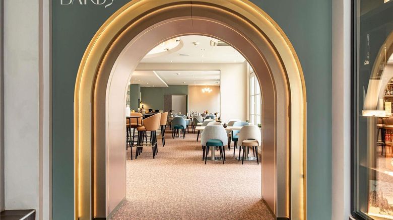 <b>Mercure Angouleme-Hotel de France Restaurant</b>. Images powered by <a href="https://iceportal.shijigroup.com/" title="IcePortal" target="_blank">IcePortal</a>.